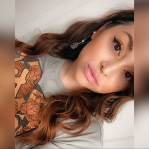 Meet your Posher, Monique